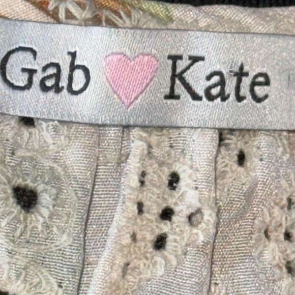 gab & Kate floral button-down shirt - Picture 7 of 10